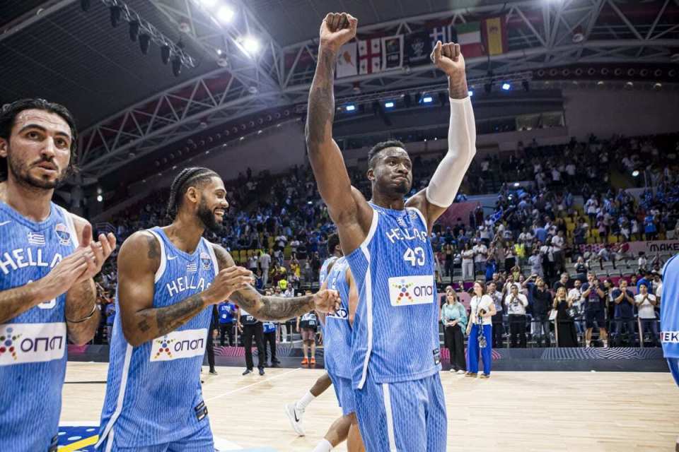 字母哥哥早已不是当年雄鹿的他了！希腊队还是别让他再进轮换了？